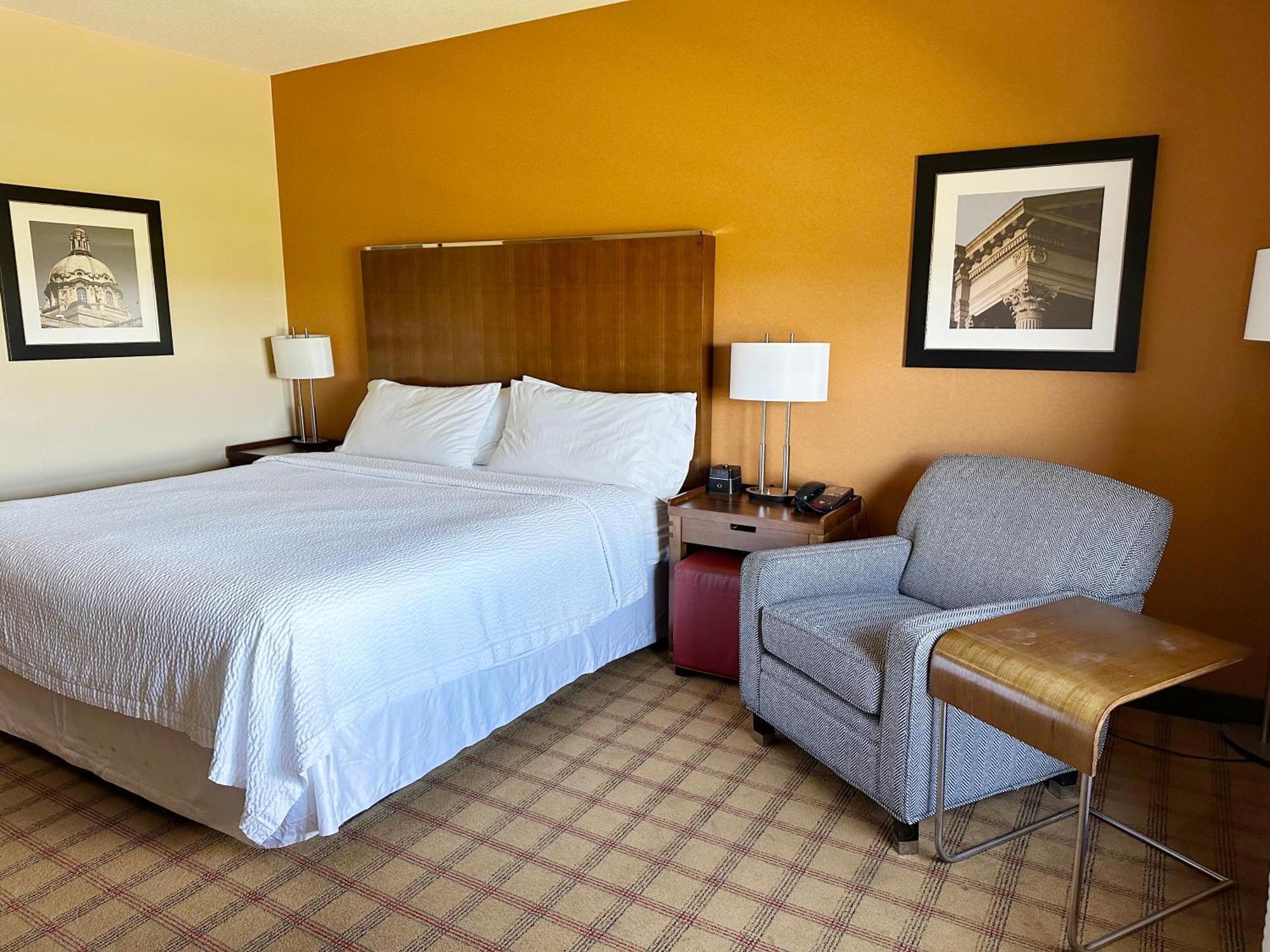 Four Points By Sheraton Edmonton Gateway Экстерьер фото